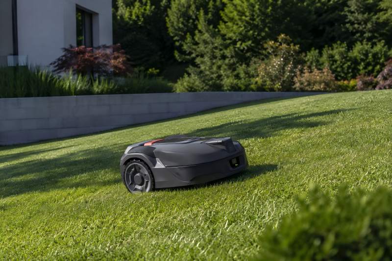 Motor Size and Weight Considerations for Compact Lawnmowers